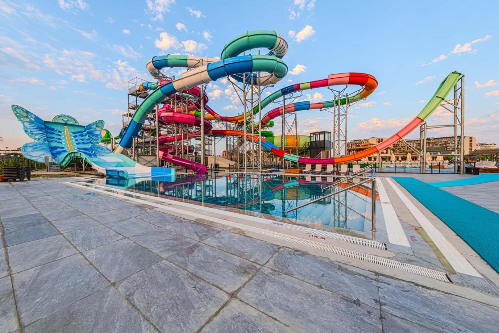 Hotel Dream Fun World Side Esterno foto