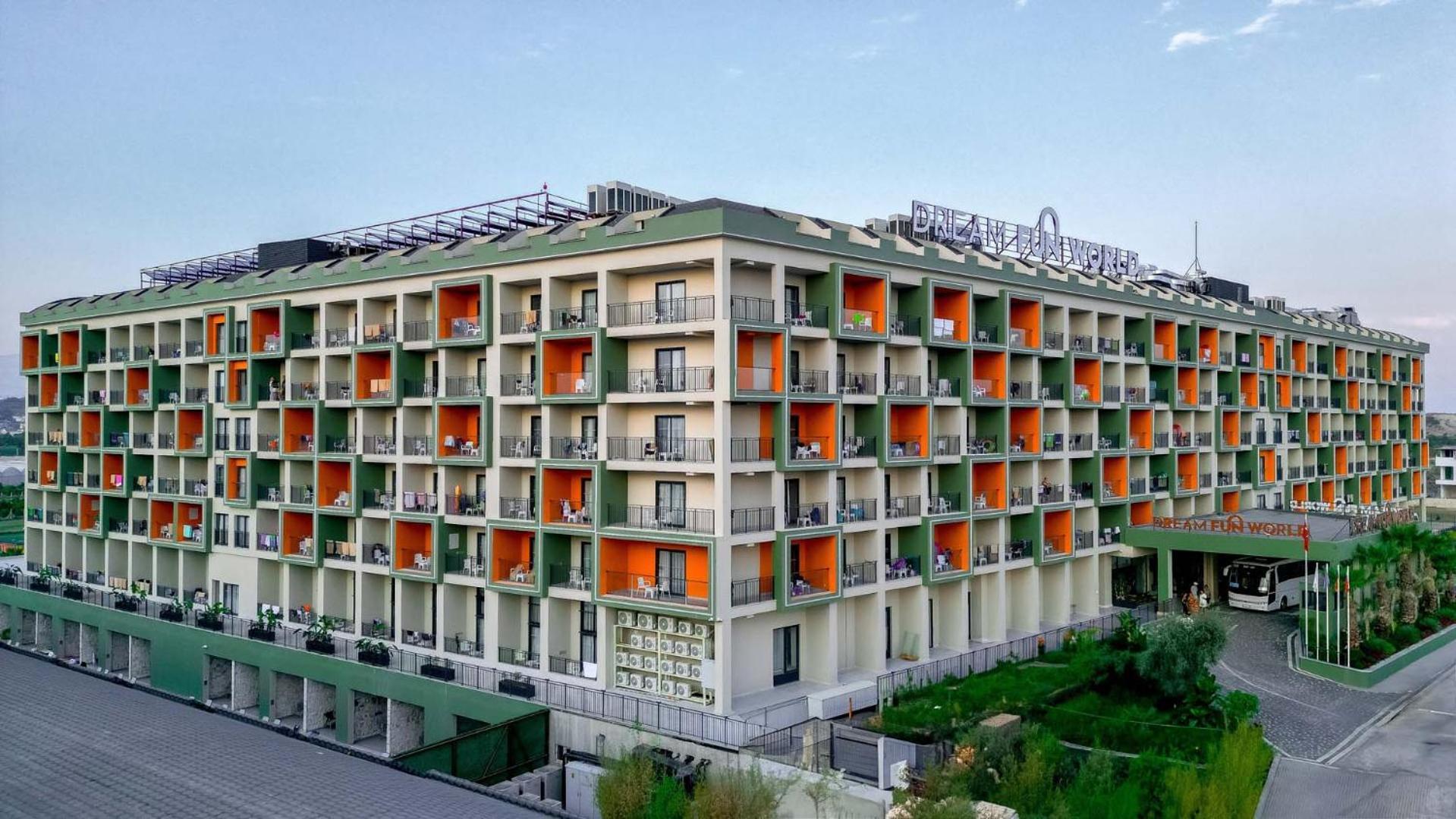 Hotel Dream Fun World Side Esterno foto